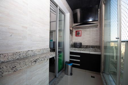 Apartamento à venda com 65m², 2 quartos e 1 vaga Apartamento à venda com 65m², 2 quartos e 1 vagaSacada
