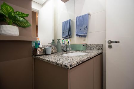 Apartamento à venda com 65m², 2 quartos e 1 vaga Apartamento à venda com 65m², 2 quartos e 1 vagaBanheiro Social