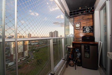 Apartamento à venda com 65m², 2 quartos e 1 vaga Apartamento à venda com 65m², 2 quartos e 1 vagaSacada