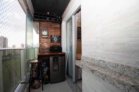Apartamento à venda com 65m², 2 quartos e 1 vaga Apartamento à venda com 65m², 2 quartos e 1 vagaSacada