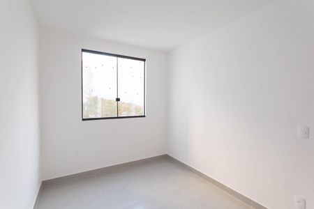 Casa à venda com 100m², 3 quartos e 2 vagas Casa à venda com 100m², 3 quartos e 2 vagasSuíte