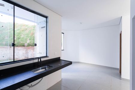 Casa à venda com 100m², 3 quartos e 2 vagas Casa à venda com 100m², 3 quartos e 2 vagasCozinha