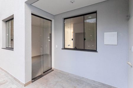 Casa à venda com 100m², 3 quartos e 2 vagas Casa à venda com 100m², 3 quartos e 2 vagasÁrea de serviço