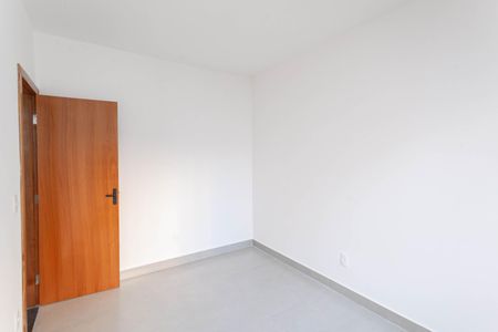 Casa à venda com 100m², 3 quartos e 2 vagas Casa à venda com 100m², 3 quartos e 2 vagasQuarto 2