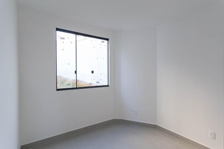Casa à venda com 100m², 3 quartos e 2 vagas Casa à venda com 100m², 3 quartos e 2 vagasQuarto 1