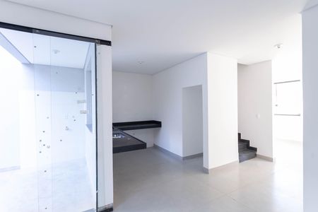 Casa à venda com 100m², 3 quartos e 2 vagas Casa à venda com 100m², 3 quartos e 2 vagasCozinha