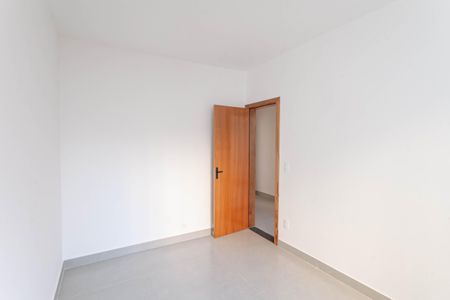 Casa à venda com 100m², 3 quartos e 2 vagas Casa à venda com 100m², 3 quartos e 2 vagasQuarto 2