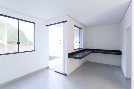 Casa à venda com 100m², 3 quartos e 2 vagas Casa à venda com 100m², 3 quartos e 2 vagasCozinha