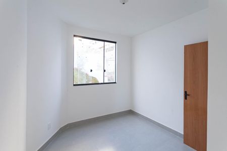 Casa à venda com 100m², 3 quartos e 2 vagas Casa à venda com 100m², 3 quartos e 2 vagasQuarto 1