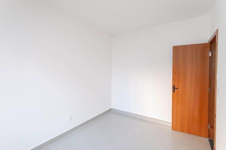 Casa à venda com 100m², 3 quartos e 2 vagas Casa à venda com 100m², 3 quartos e 2 vagasQuarto 2
