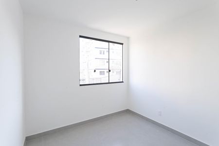 Casa à venda com 100m², 3 quartos e 2 vagas Casa à venda com 100m², 3 quartos e 2 vagasSuíte
