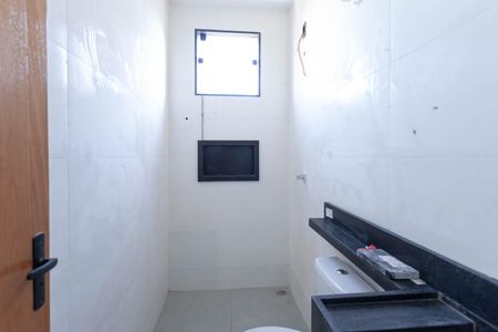 Casa à venda com 100m², 3 quartos e 2 vagas Casa à venda com 100m², 3 quartos e 2 vagasBanheiro da suíte