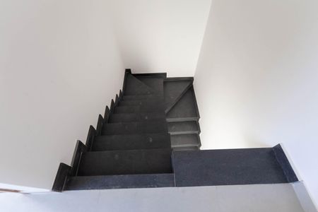 Escada de casa à venda com 3 quartos, 100m² em Manacás, Belo Horizonte