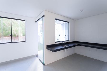 Casa à venda com 100m², 3 quartos e 2 vagas Casa à venda com 100m², 3 quartos e 2 vagasCozinha