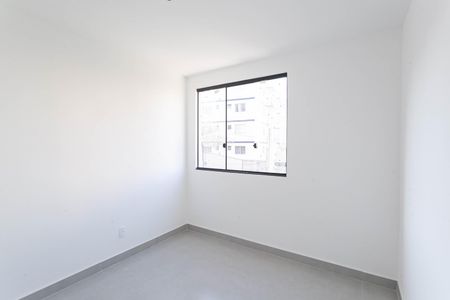 Casa à venda com 100m², 3 quartos e 2 vagas Casa à venda com 100m², 3 quartos e 2 vagasSuíte