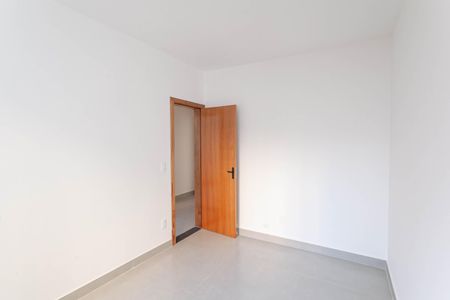 Casa à venda com 100m², 3 quartos e 2 vagas Casa à venda com 100m², 3 quartos e 2 vagasQuarto 2