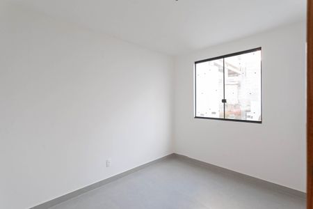 Casa à venda com 100m², 3 quartos e 2 vagas Casa à venda com 100m², 3 quartos e 2 vagasQuarto 2
