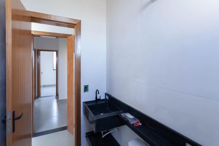 Casa à venda com 100m², 3 quartos e 2 vagas Casa à venda com 100m², 3 quartos e 2 vagasBanheiro da suíte
