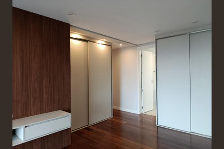 Apartamento à venda com 275m², 3 quartos e 4 vagas Apartamento à venda com 275m², 3 quartos e 4 vagasSuíte 3