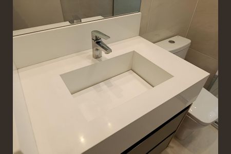 Apartamento à venda com 275m², 3 quartos e 4 vagas Apartamento à venda com 275m², 3 quartos e 4 vagasBanheiro da Suíte 2