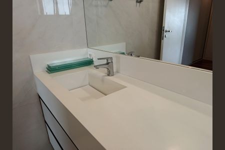 Apartamento à venda com 275m², 3 quartos e 4 vagas Apartamento à venda com 275m², 3 quartos e 4 vagasBanheiro da Suíte 3