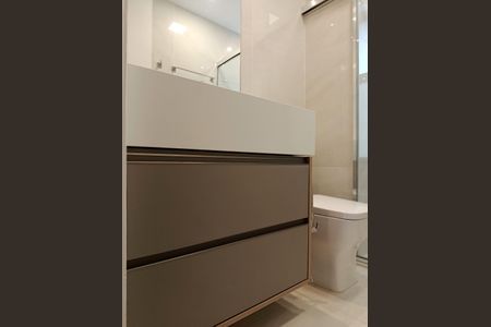 Apartamento à venda com 275m², 3 quartos e 4 vagas Apartamento à venda com 275m², 3 quartos e 4 vagasBanheiro da Suíte 2
