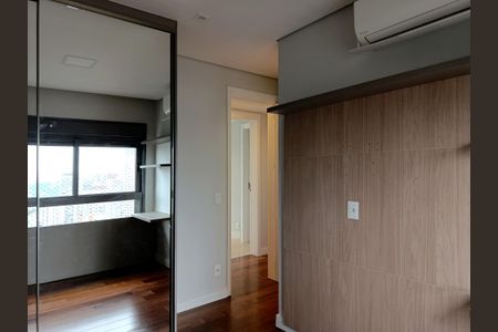 Apartamento à venda com 275m², 3 quartos e 4 vagas Apartamento à venda com 275m², 3 quartos e 4 vagasSuíte 2