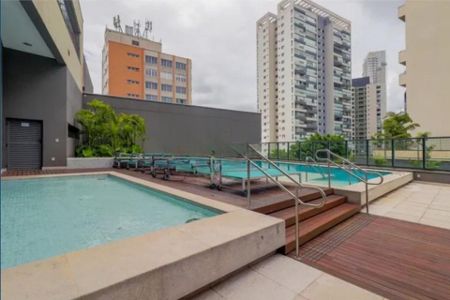 Apartamento à venda com 275m², 3 quartos e 4 vagas Apartamento à venda com 275m², 3 quartos e 4 vagasPiscina