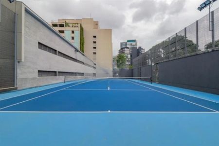 Apartamento à venda com 275m², 3 quartos e 4 vagas Apartamento à venda com 275m², 3 quartos e 4 vagasQuadra de Tênis