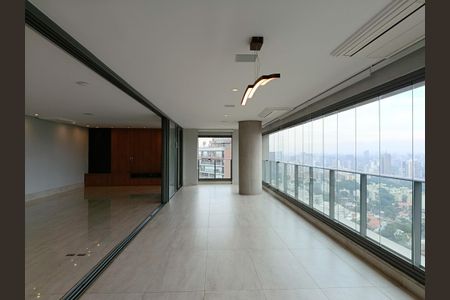 Apartamento à venda com 275m², 3 quartos e 4 vagas Apartamento à venda com 275m², 3 quartos e 4 vagasVaranda