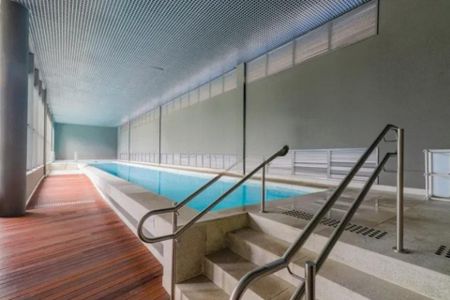 Apartamento à venda com 275m², 3 quartos e 4 vagas Apartamento à venda com 275m², 3 quartos e 4 vagasPiscina coberta