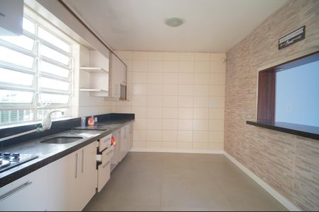 Casa para alugar com 180m², 3 quartos e 2 vagasCozinha