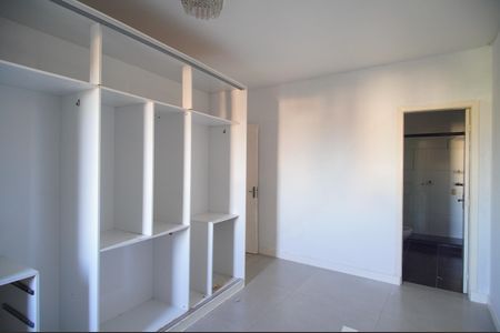 Suíte de casa à venda com 3 quartos, 180m² em Vila Nova, Novo Hamburgo