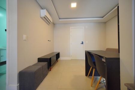 Sala de kitnet/studio para alugar com 1 quarto, 31m² em Trindade, Florianópolis