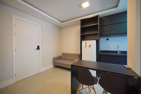 Sala/Cozinha de kitnet/studio para alugar com 1 quarto, 31m² em Trindade, Florianópolis