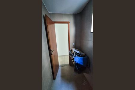 Apartamento à venda com 56m², 2 quartos e 1 vaga Apartamento à venda com 56m², 2 quartos e 1 vagaBanheiro