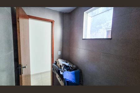 Apartamento à venda com 56m², 2 quartos e 1 vaga Apartamento à venda com 56m², 2 quartos e 1 vagaBanheiro