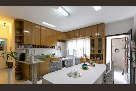 Casa à venda com 260m², 4 quartos e 3 vagas