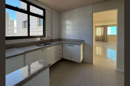 Apartamento para alugar com 200m², 3 quartos e 3 vagas Apartamento para alugar com 200m², 3 quartos e 3 vagasCozinha