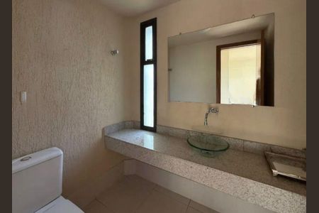 Apartamento para alugar com 200m², 3 quartos e 3 vagas Apartamento para alugar com 200m², 3 quartos e 3 vagasBanheiro