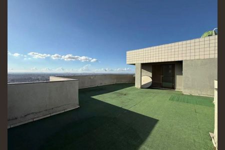Apartamento para alugar com 200m², 3 quartos e 3 vagas