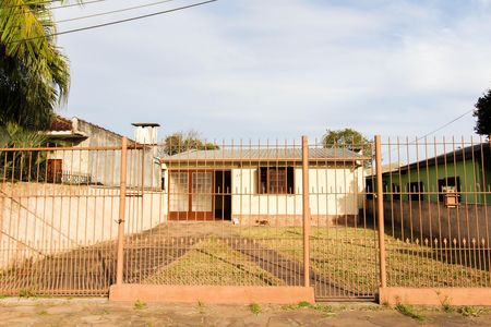 Casa à venda com 80m², 3 quartos e 4 vagasFachada