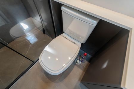 Banheiro de kitnet/studio para alugar com 1 quarto, 48m² em Bela Vista, São Paulo