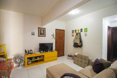 Sala de apartamento para alugar com 2 quartos, 70m² em Centro, São Gonçalo