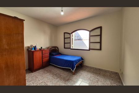 Quarto de casa à venda com 3 quartos, 160m² em Jardim Marek, Santo André