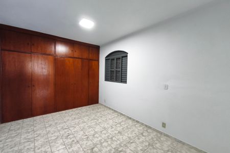 Quarto 1 de casa para alugar com 2 quartos, 95m² em Jardim do Lago, Campinas