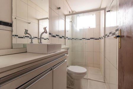 Banheiro Social de apartamento para alugar com 2 quartos, 53m² em São Domingos, São José dos Pinhais