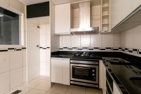 Apartamento para alugar com 53m², 2 quartos e 2 vagas Apartamento para alugar com 53m², 2 quartos e 2 vagasCozinha - Armários