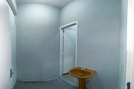 Casa para alugar com 55m², 2 quartos e sem vaga Casa para alugar com 55m², 2 quartos e sem vagaBanheiro