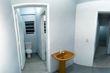 Casa para alugar com 55m², 2 quartos e sem vaga Casa para alugar com 55m², 2 quartos e sem vagaBanheiro